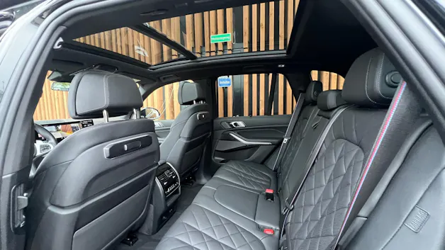 BMW X5 xDRIVE 48V 40i M SPORT PRO BLACK STEPTRONIC l 381 PS