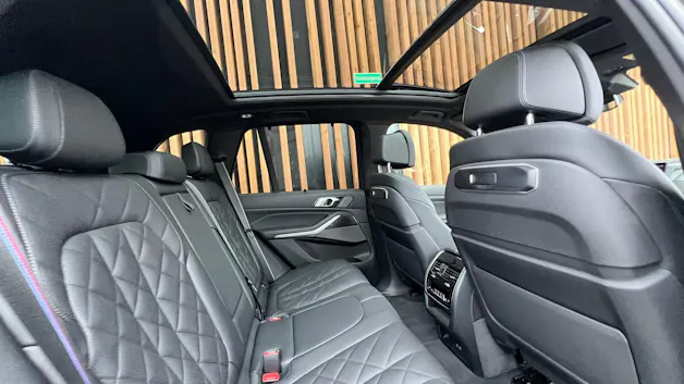 BMW X5 xDRIVE 48V 40i M SPORT PRO BLACK STEPTRONIC l 381 PS