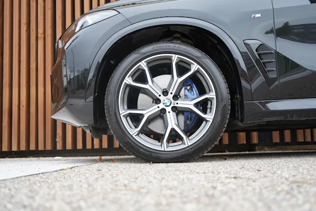 BMW X5 xDRIVE 48V 40i M SPORT PRO BLACK STEPTRONIC l 381 PS