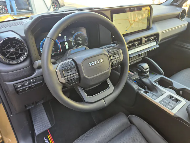 Toyota Land Cruiser 2.8TD Invincible