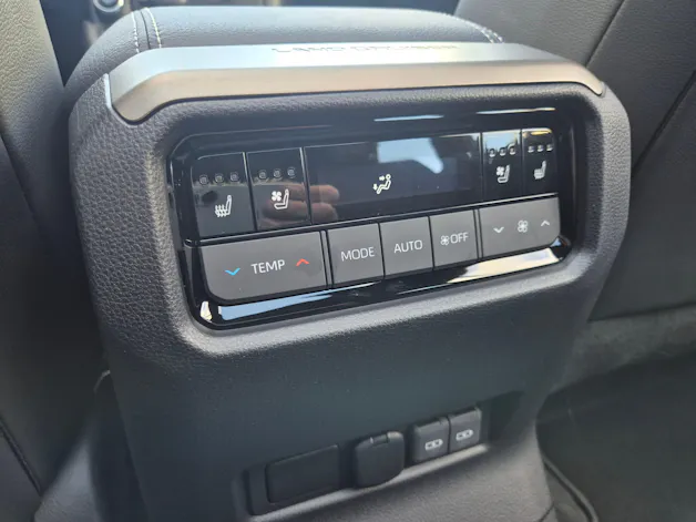 Toyota Land Cruiser 2.8TD Invincible