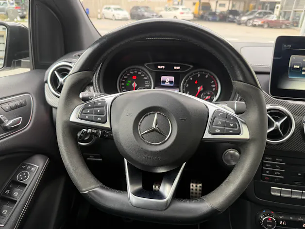 MERCEDES-BENZ B 220 AMG Line 4Matic 7G-DCT * SOMMER & WINTERRÄDER*