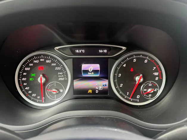 MERCEDES-BENZ B 220 AMG Line 4Matic 7G-DCT * SOMMER & WINTERRÄDER*