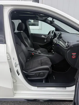 MERCEDES-BENZ B 220 AMG Line 4Matic 7G-DCT * SOMMER & WINTERRÄDER*