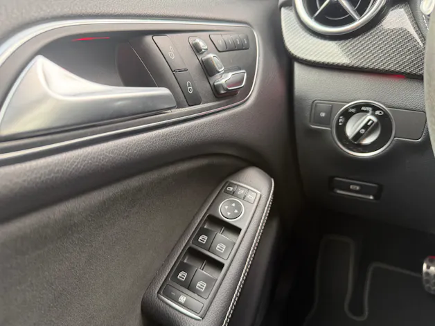 MERCEDES-BENZ B 220 AMG Line 4Matic 7G-DCT * SOMMER & WINTERRÄDER*