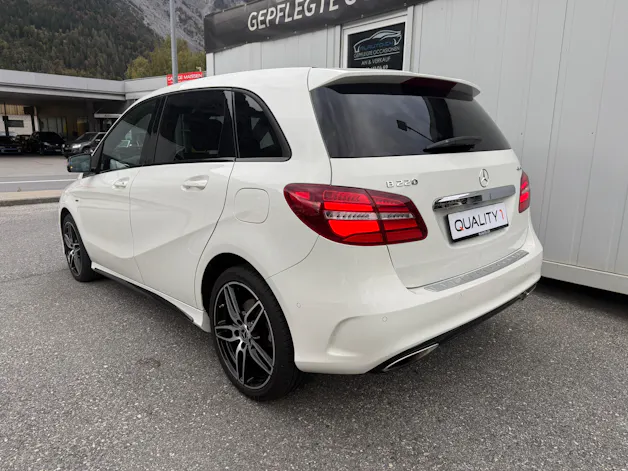MERCEDES-BENZ B 220 AMG Line 4Matic 7G-DCT * SOMMER & WINTERRÄDER*