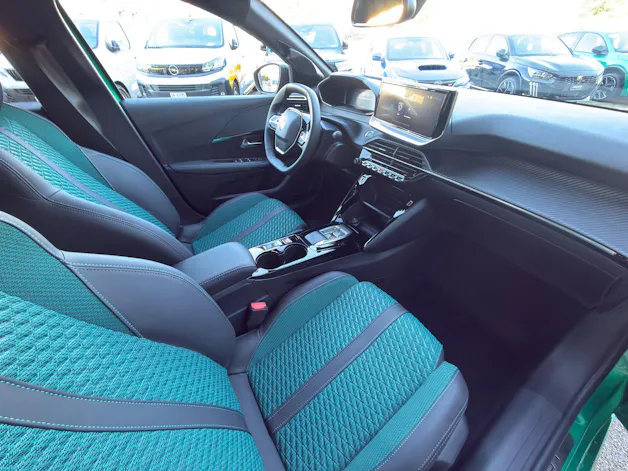 PEUGEOT 208 1.2 MHEV 110 Sondermodell ENVY