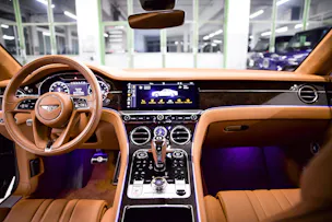 BENTLEY Continental GT 4.0 V8 *CH-FHZ*