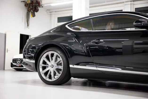 BENTLEY CONTINENTALental GT 4.0 V8 *CH-FHZ*