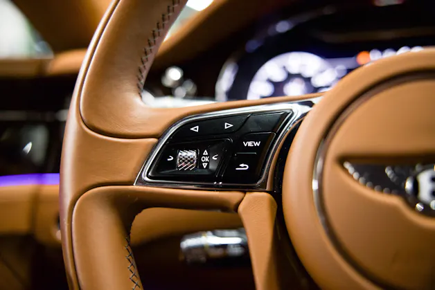 BENTLEY CONTINENTALental GT 4.0 V8 *CH-FHZ*