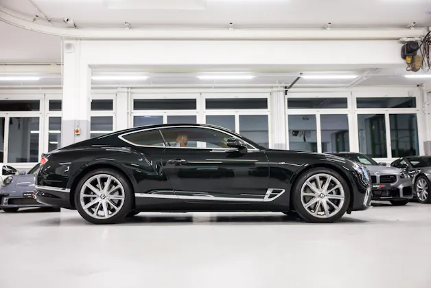 BENTLEY CONTINENTALental GT 4.0 V8 *CH-FHZ*