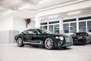 BENTLEY CONTINENTALental GT 4.0 V8 *CH-FHZ*