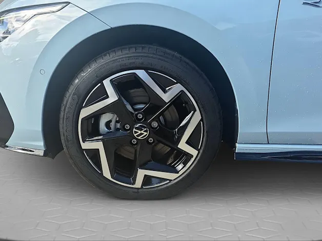 VW Golf 1.5 TSI HEV R-Line