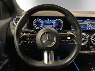MERCEDES-BENZ GLA 250 AMG Line 8G-DCT