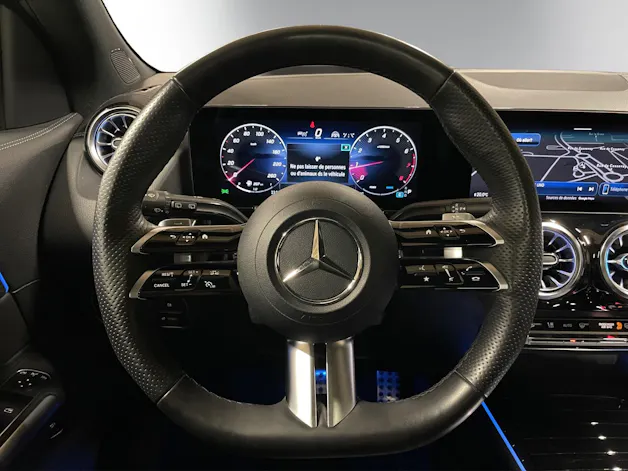 MERCEDES-BENZ GLA 250 AMG Line 8G-DCT