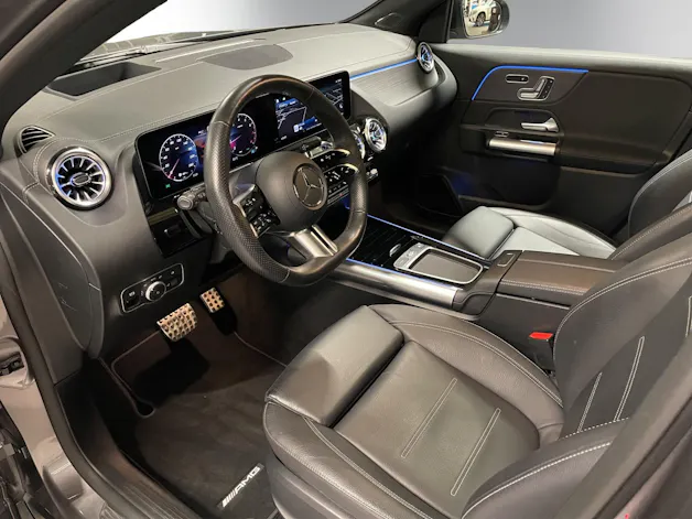 MERCEDES-BENZ GLA 250 AMG Line 8G-DCT