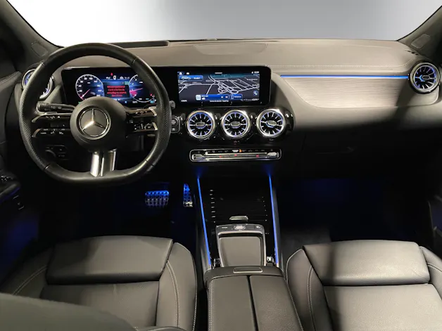 MERCEDES-BENZ GLA 250 AMG Line 8G-DCT