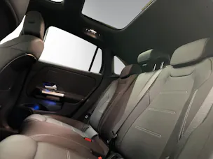 MERCEDES-BENZ GLA 250 AMG Line 8G-DCT
