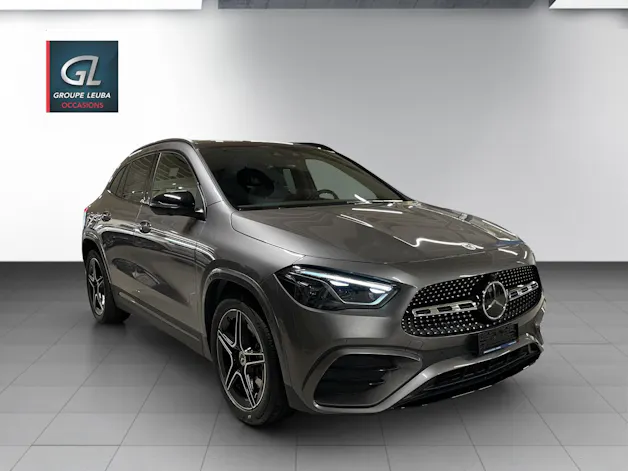 MERCEDES-BENZ GLA 250 AMG Line 8G-DCT