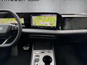 AUDI Q4 e-tron SUV quattro performance Swiss Ski