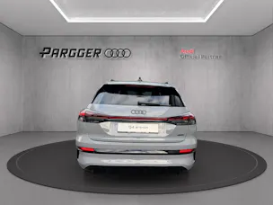 AUDI Q4 e-tron SUV quattro performance Swiss Ski