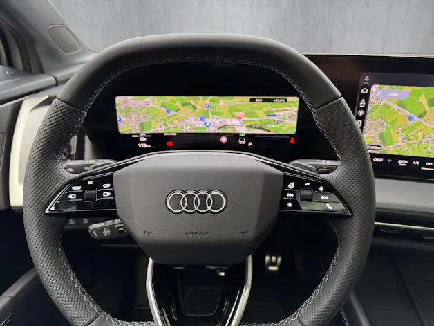 AUDI Q4 e-tron SUV quattro performance Swiss Ski