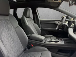 AUDI Q4 e-tron SUV quattro performance Swiss Ski