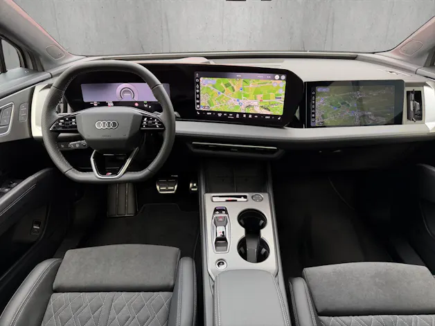 AUDI Q4 e-tron SUV quattro performance Swiss Ski