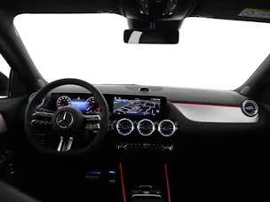 MERCEDES-BENZ GLA 200 Night Star 7G-D