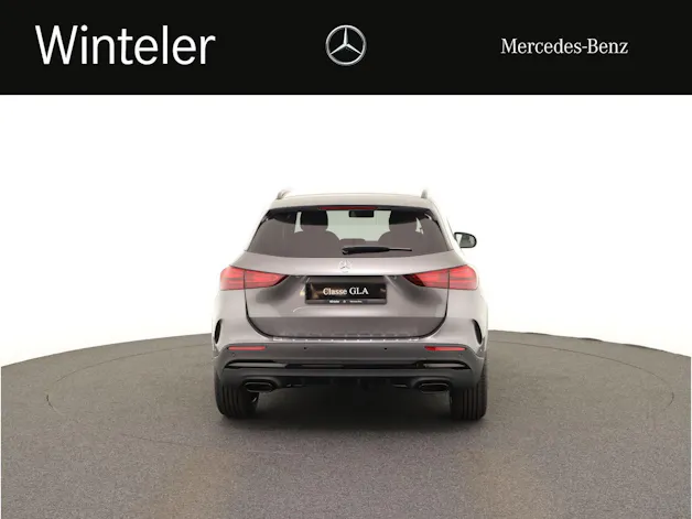 MERCEDES-BENZ GLA 200 Night Star 7G-D