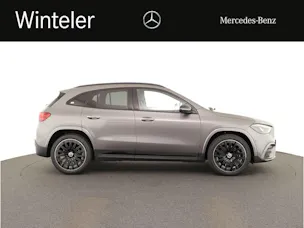 MERCEDES-BENZ GLA 200 Night Star 7G-D