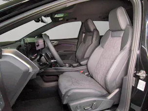 AUDI Q4 e-tron SUV quattro performance Swiss Ski