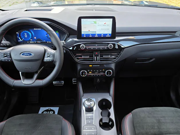 FORD Kuga 2.5 Hybrid ST-Line X 4x4
