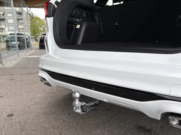 FORD Kuga 2.5 Hybrid ST-Line X 4x4 **White Edition**