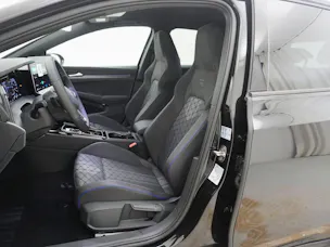 VW Golf VIII 1.5 eTSI R-Line DSG