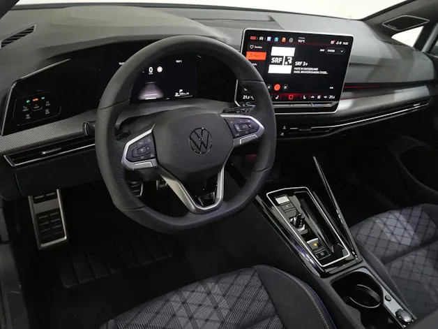 VW Golf VIII 1.5 eTSI R-Line DSG