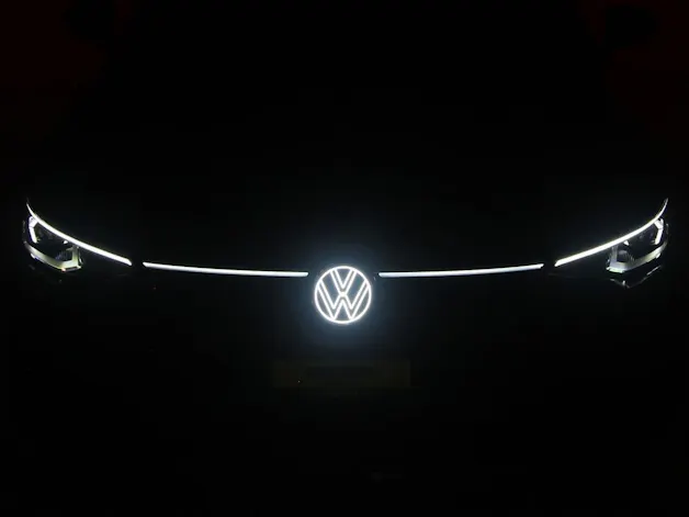 VW Golf VIII 1.5 eTSI R-Line DSG