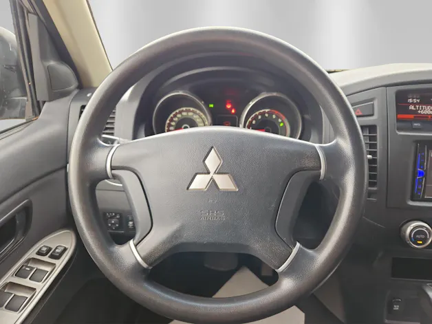 Mitsubishi Pajero 3.2 DI-D Professional Plus Automatic