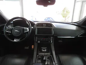 Jaguar F-Pace 30t 2.0 R-Sport AWD Automatik