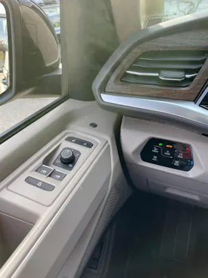 VW Multivan 1.4 eHybrid Style DSG - 6 Sitzer