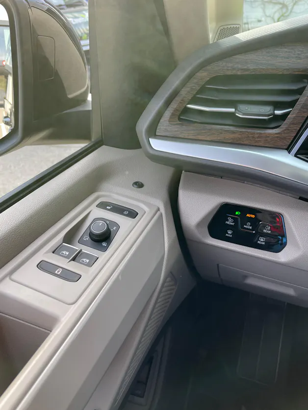 VW Multivan 1.4 eHybrid Style DSG - 6 Sitzer