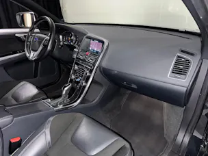 VOLVO XC60 D5 AWD R-Design Geartronic I AHK 2000KG I