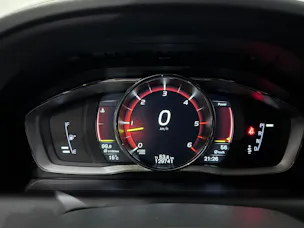 VOLVO XC60 D5 AWD R-Design Geartronic I AHK 2000KG I
