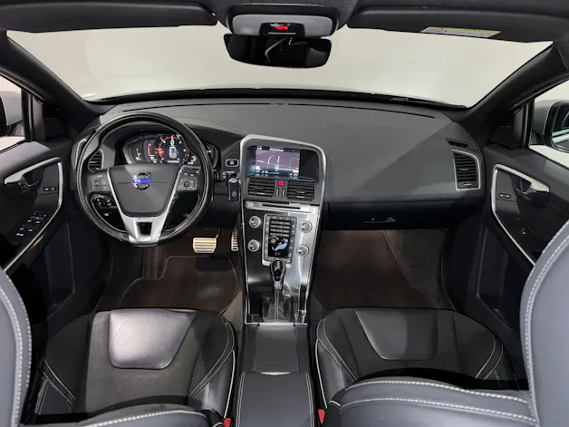 VOLVO XC60 D5 AWD R-Design Geartronic I AHK 2000KG I
