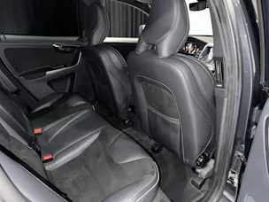 VOLVO XC60 D5 AWD R-Design Geartronic I AHK 2000KG I