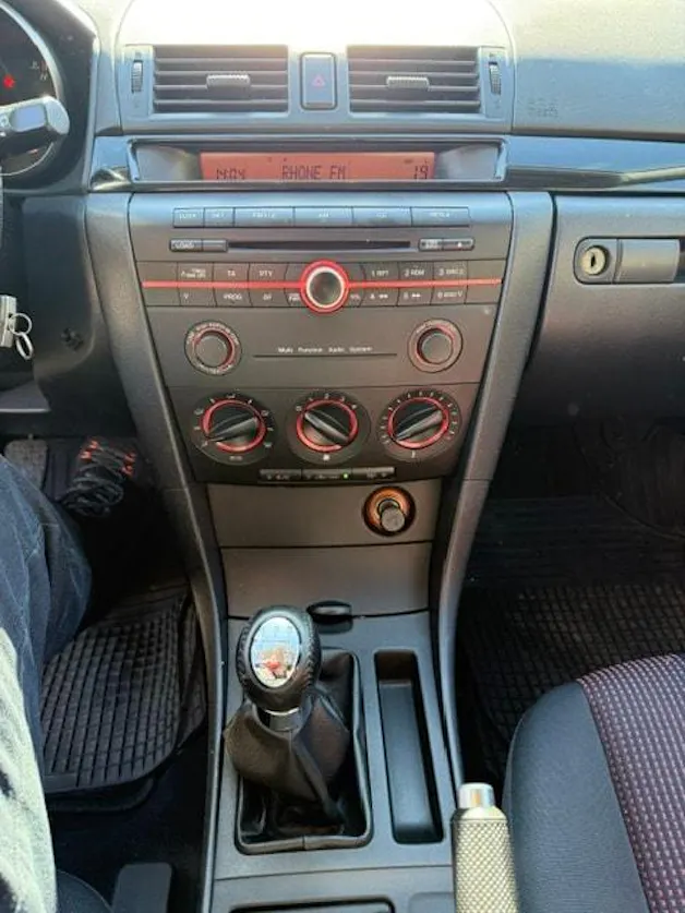 MAZDA 3 1.6 16V Confort