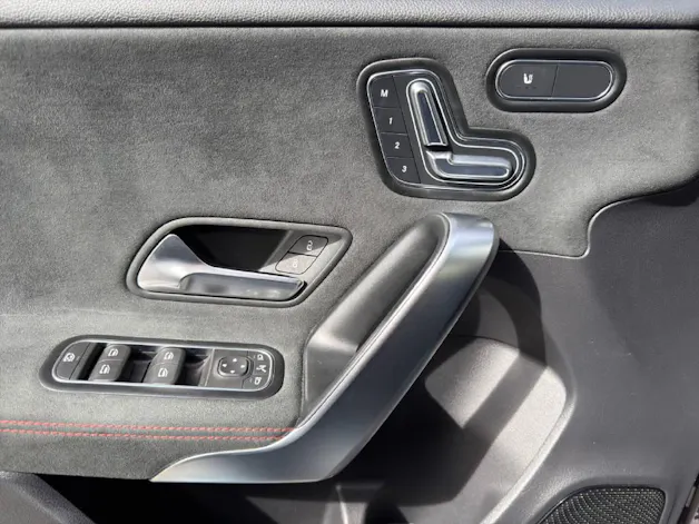 MERCEDES-BENZ A 250 AMG Line 4m