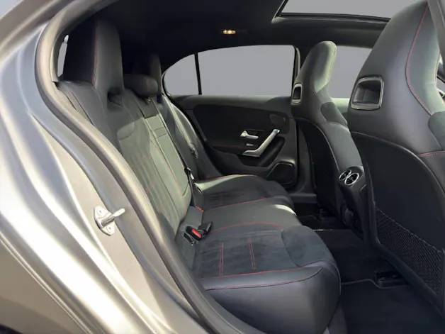 MERCEDES-BENZ A 250 AMG Line 4m