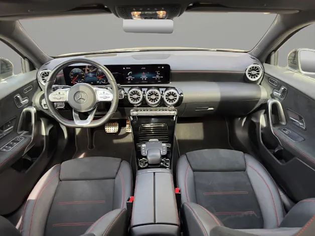 MERCEDES-BENZ A 250 AMG Line 4m