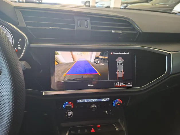 AUDI Q3 35 TFSI advanced Attraction S-tronic *Anhängerkupplung+8-fach bereift m. Pneu*